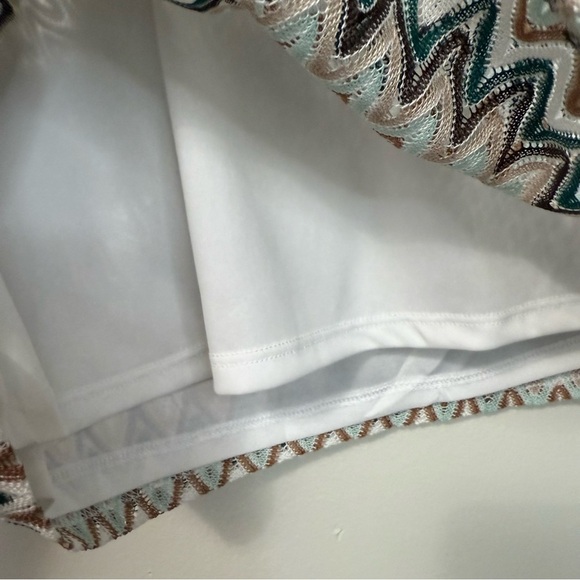 Women’s Chevron Patterned Top - Picture 8 of 10